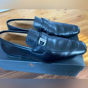 Magnanni Black Leather Men's Slip-On Loafers